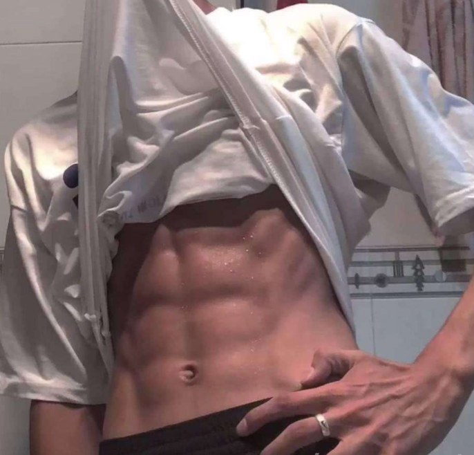 男人多久能練出腹肌 男人該怎么快速練出腹肌 4