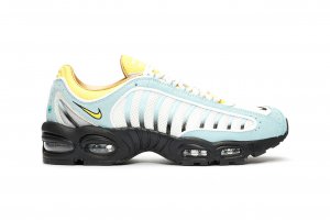 Sneakerstuff  20 周年NIKE Air Max Tailwind 4 鞋款