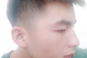 2019流行男生顯皮膚白的頭發(fā)顏色