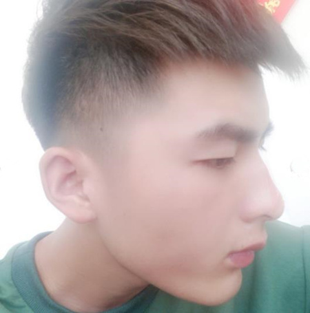 2019流行男生顯皮膚白的頭發(fā)顏色 1