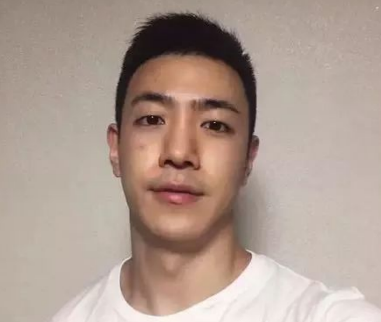 男生國字臉適合什么發型 秋冬季換發型 1