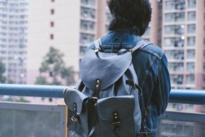 男士雙肩包品牌推薦 男士雙肩包怎么搭配