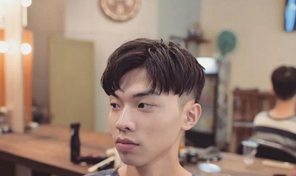 圓臉男生適合的發型 棱角分明更帥氣 3
