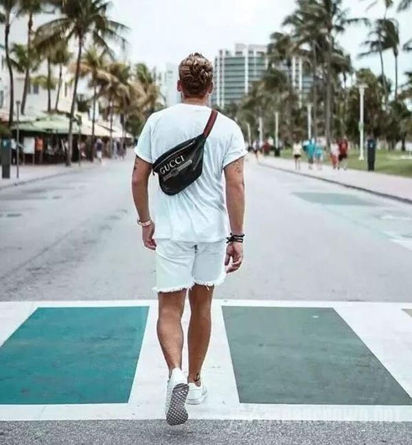 男生夏季小腰包搭配技巧 3
