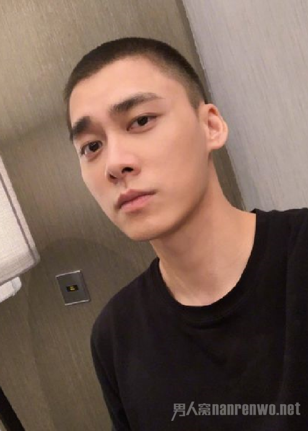 2020年流行什么男發型 2020男生潮流短發 3