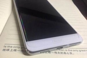 怎樣自拍顯得眼睛大好看有神？