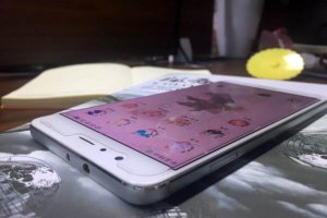 華為手機怎么打開后蓋 手機后蓋打開教程