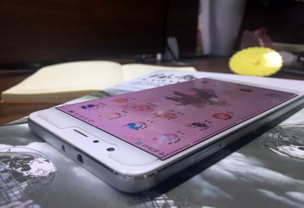 華為手機怎么打開后蓋 手機后蓋打開教程 1