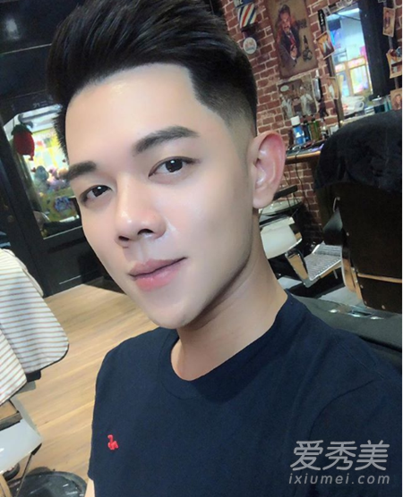 男士發質硬和密適合什么發型 可以試試燙發 11