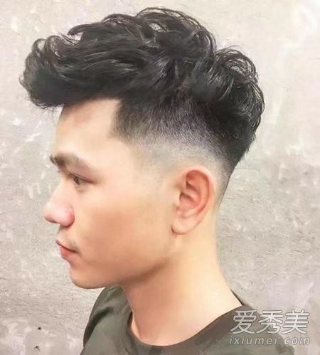 男士發質硬和密適合什么發型 可以試試燙發 3