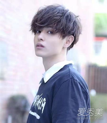 男生鍋蓋頭超帥發型怎么剪 銜接的比較自然 3