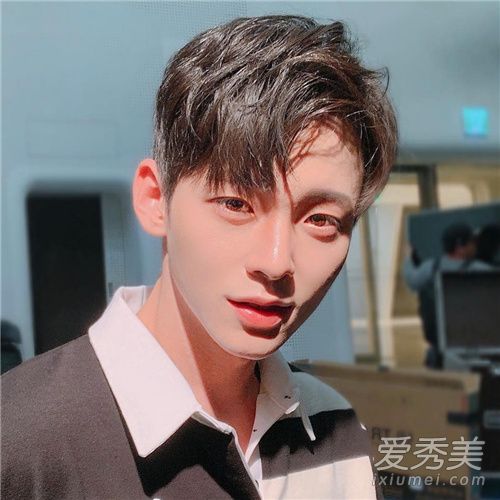 好看的男生短頭發發型 網紅發型值得嘗試一下 8