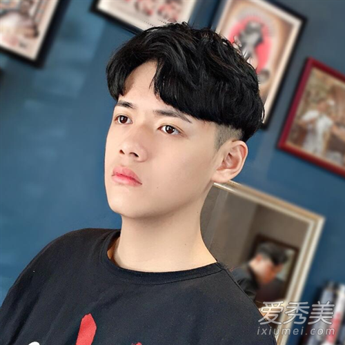 好看的男生短頭發發型 網紅發型值得嘗試一下 10