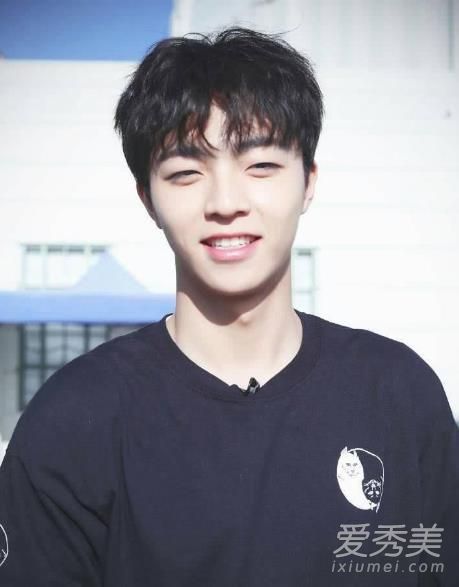 男士適合剪什么發型30歲 適合18-30歲的男生發型 6