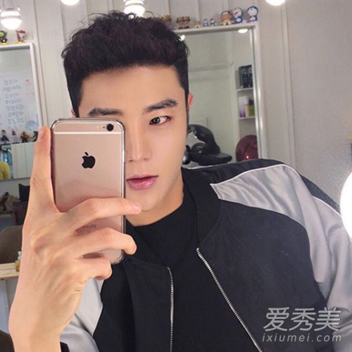 男生什么樣的短發好看 這樣的發型更加有魅力 2