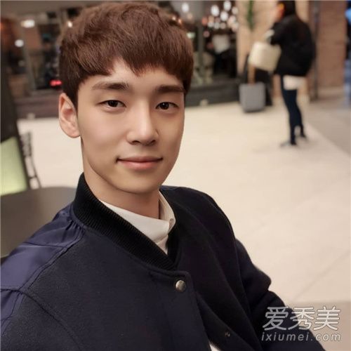 男生什么樣的短發好看 這樣的發型更加有魅力 12