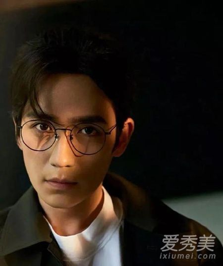 男生怎樣剪劉海好看 男士劉海發型有幾種剪法 1