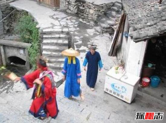 印度神秘的黑魔法存在嗎 死尸自己走到墳?zāi)?2