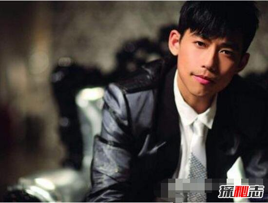 托奶哥李煒事件照片 托奶哥一詞的由來 4