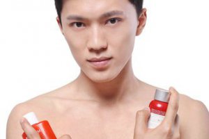 男人秋季護膚要注意 忌混搭護膚品