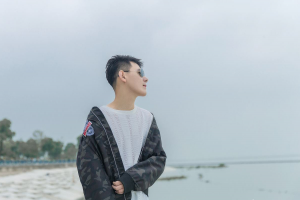 肩膀窄的男生怎么穿 肩窄的男生穿衣技巧