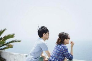 該不該介意男朋友和異性聊天 應該怎么處理好