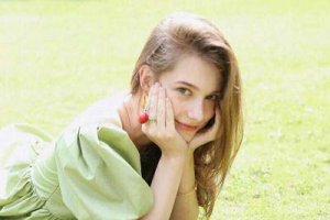 女生不拒絕你的摟摟抱抱 衡量女生是否喜歡你