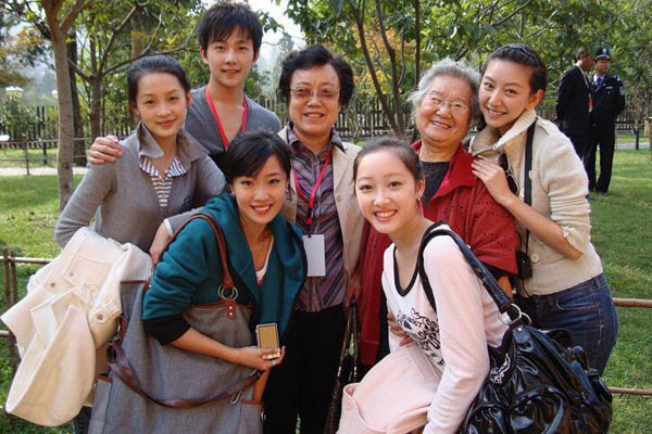 楊洋和李沁宋茜關系 為什么刪除她們的相關微博 2