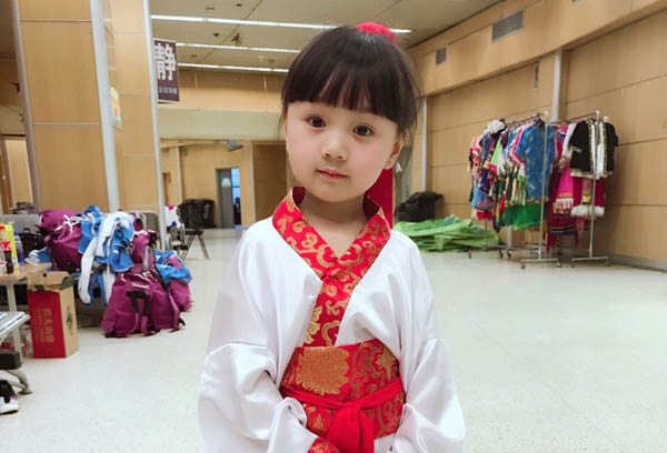 小山竹紀美伊父母干什么的 曝也是位小白富美 3