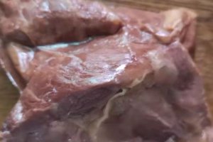 豬肉為什么會(huì)發(fā)綠  豬肉表面變綠能吃嗎