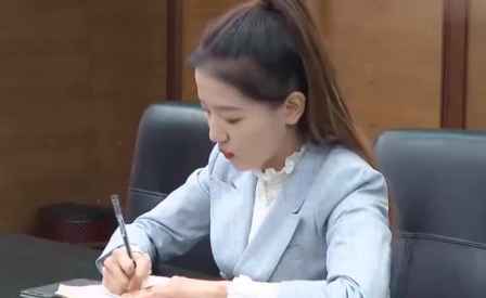 董明珠女秘書是誰(shuí) 22歲秘書孟羽童資料背景 2