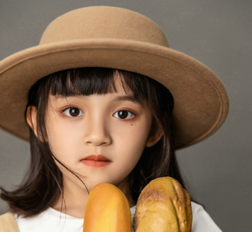 童年時期的喬四美扮演者 蘇伊可挑戰(zhàn)“雙面萌娃” 1