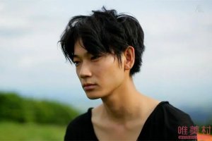 綾野剛私生活混亂 與未成年發生過關系丑聞