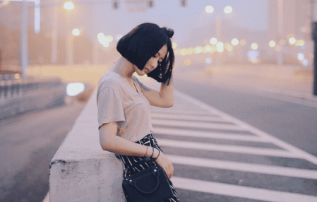 女朋友愛你的表現(xiàn)有哪些 對你們的愛情足夠?qū)Ｒ?4