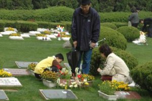 上墳回來發(fā)燒什么原因 給丈夫上墳的后果