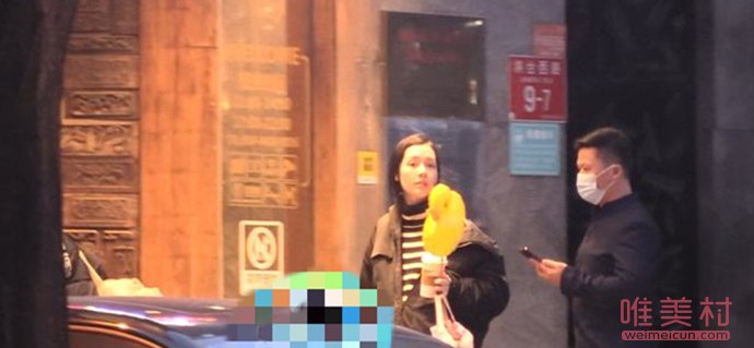 郭碧婷疑似懷二胎 孕肚已經藏不住了 2