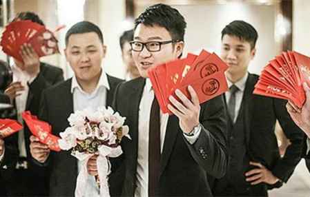 伴娘堵門一般問什么問題 伴娘問新郎的堵門問題大全 1