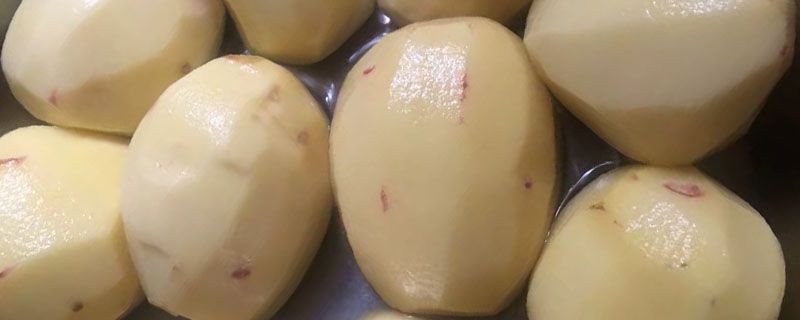 土豆削皮后有點綠色還能吃嗎 土豆削皮后淡綠色能吃嗎 1