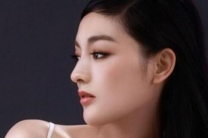 桃花妝眼影需要什么顏色