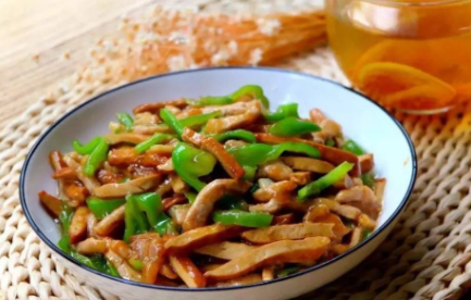 炒肉絲的做法 炒肉絲要熱鍋冷油嗎 1