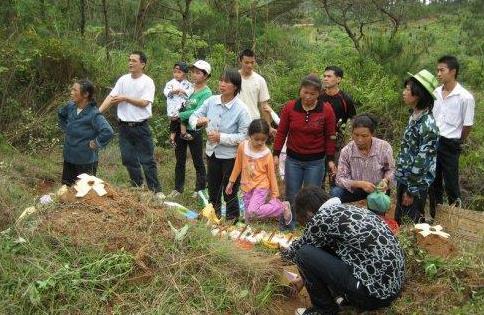 月經是辟邪的還是招邪的 來例假去墓地注意什么 2