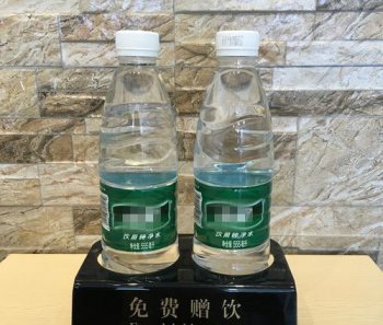 酒店里面的礦泉水收費嗎 可以向服務臺咨詢 1