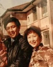 演員唐國(guó)強(qiáng)出什么大事 唐國(guó)強(qiáng)的妻子是誰(shuí) 5