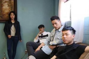 董又霖和成龍的關(guān)系 董又霖的背景不一般