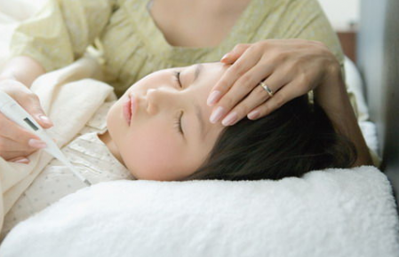小孩發(fā)燒要不要馬上去看醫(yī)生 1