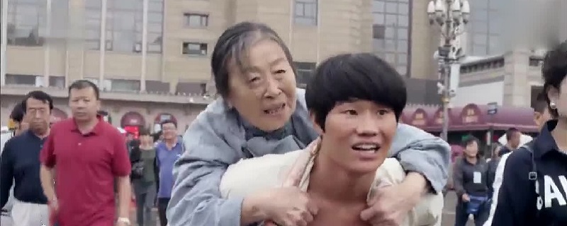 背著奶奶進城最后嘎子怎么樣了 1
