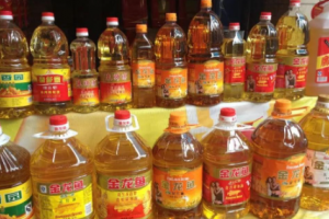大豆油炒菜好吃么 炒菜用植物油還是動物油