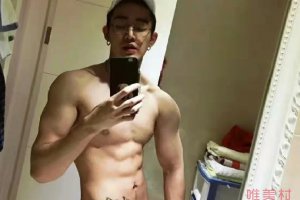 鄧為早期肌肉照曝光 喜歡秀自己身材的人