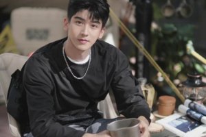 何東東近照整容了嗎 臉部變得很男子氣
