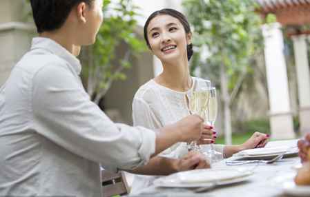適合剛結婚夫妻看的電影電視 1